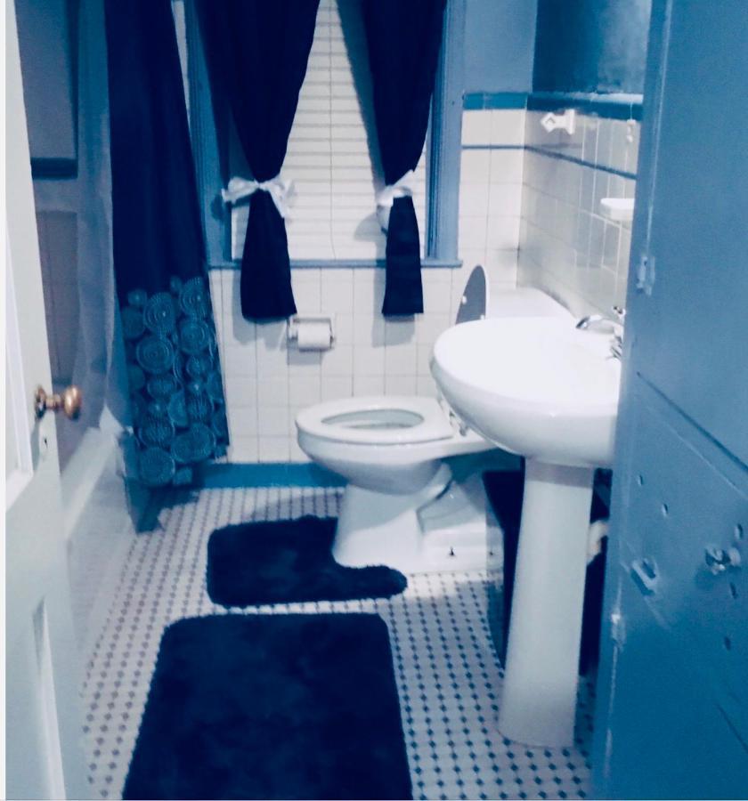 Best Deal In Town! Entire 1 Bedroom Apartment 59 Montgomery Kültér fotó